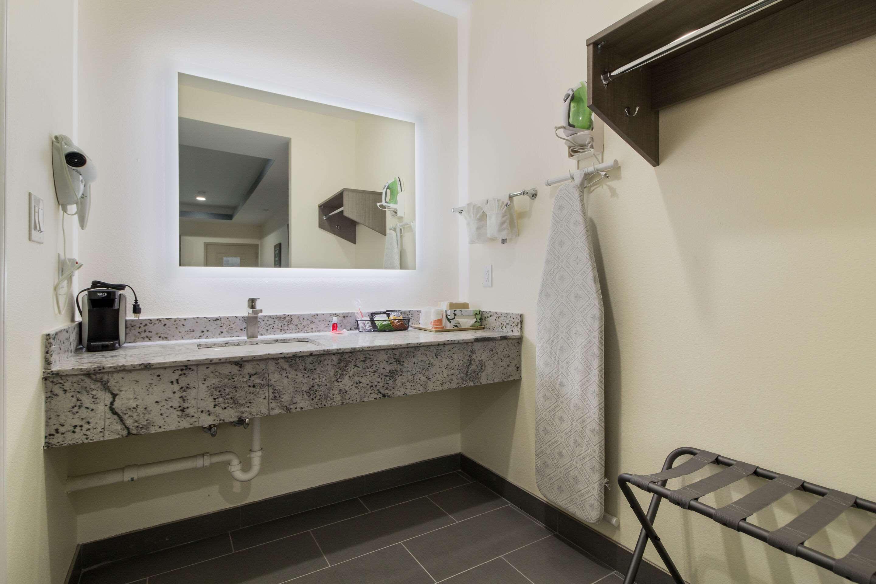 Regency Inn & Suites Humble Fm1960 - Iah Airport Екстериор снимка