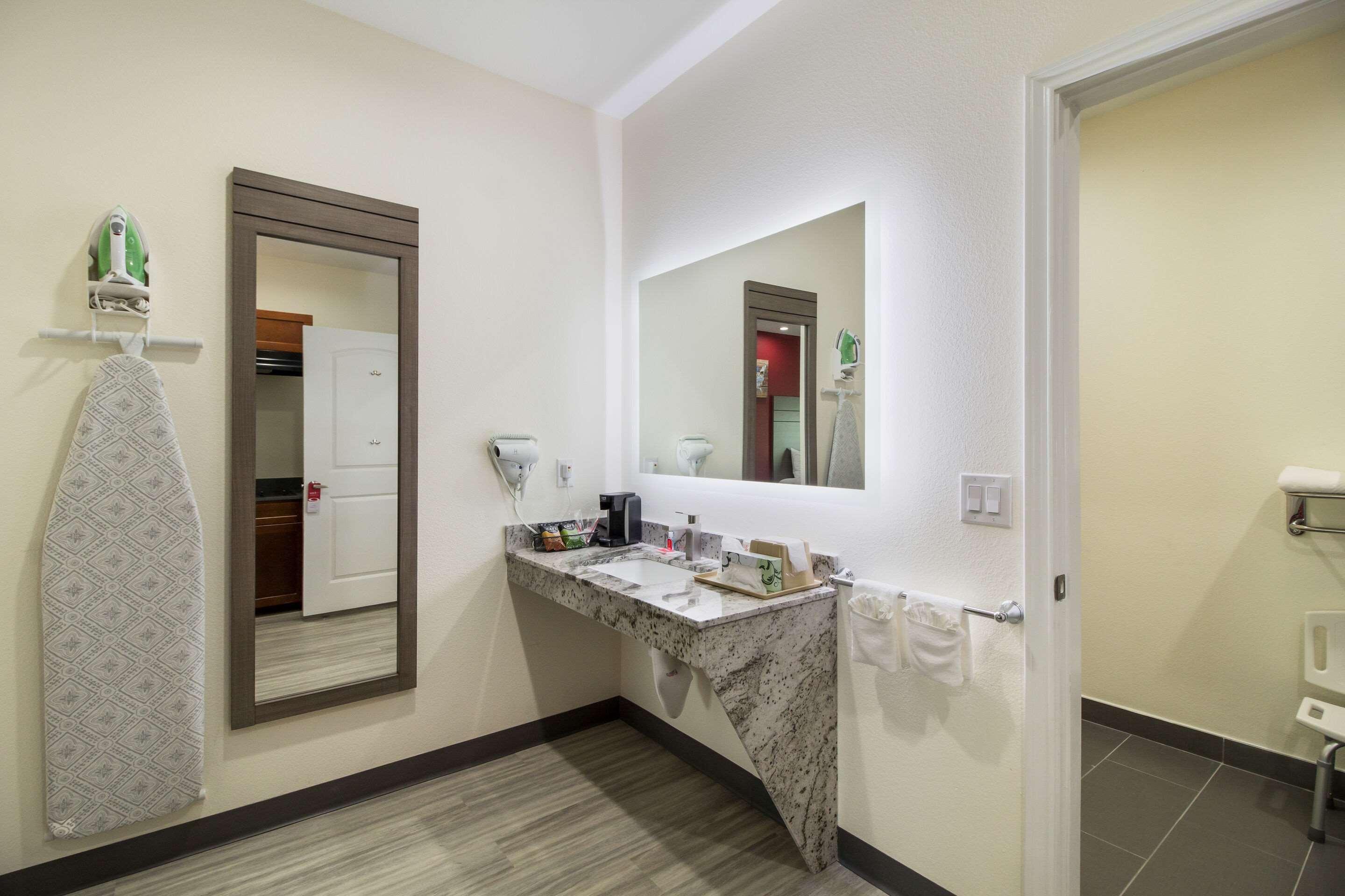 Regency Inn & Suites Humble Fm1960 - Iah Airport Екстериор снимка