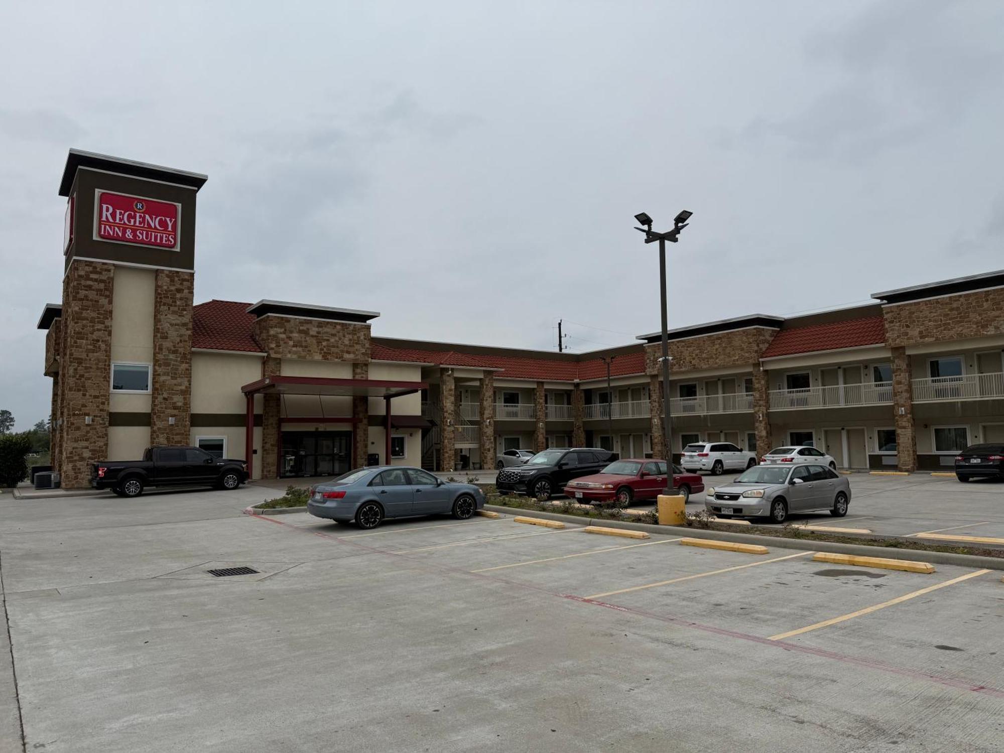 Regency Inn & Suites Humble Fm1960 - Iah Airport Екстериор снимка