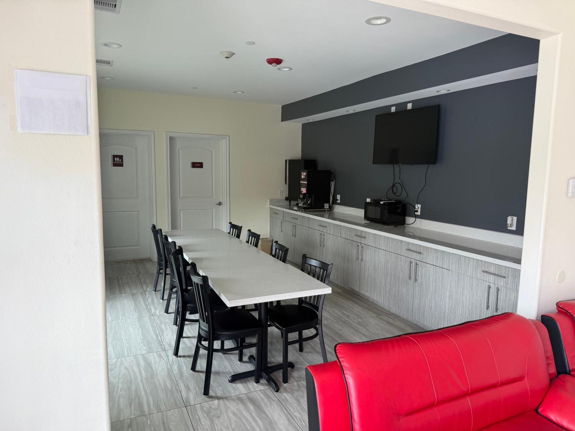 Regency Inn & Suites Humble Fm1960 - Iah Airport Екстериор снимка